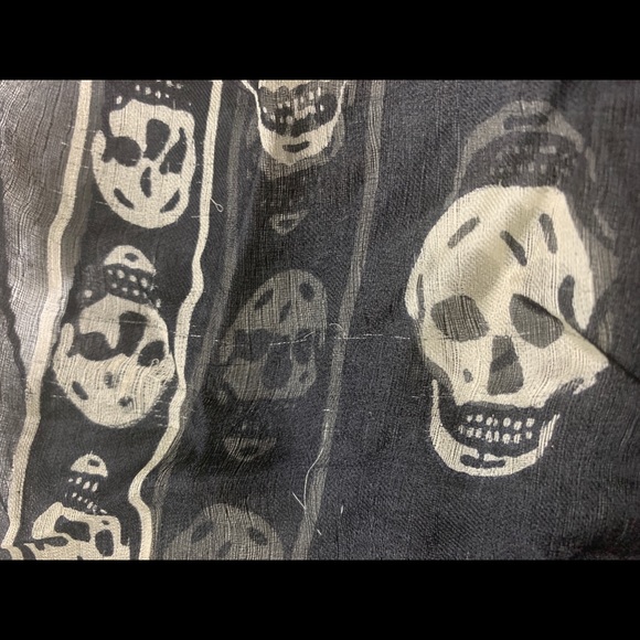 Alexander McQueen black chiffon skull print large scarf pre owned Vintage SALE - Picture 9 of 12
